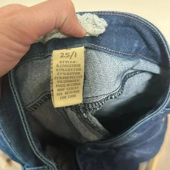 Jeans - Picture 6 of 6